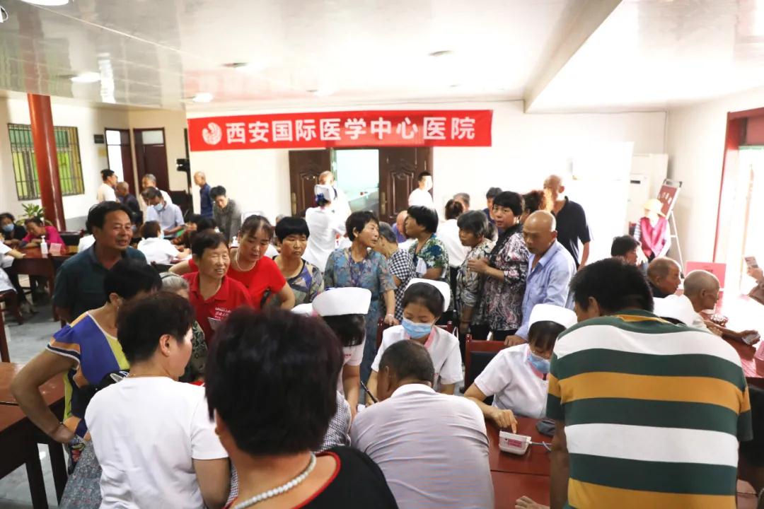 “施天使之愛，佑百姓健康”系列公益義診——走進綠地社區(qū)