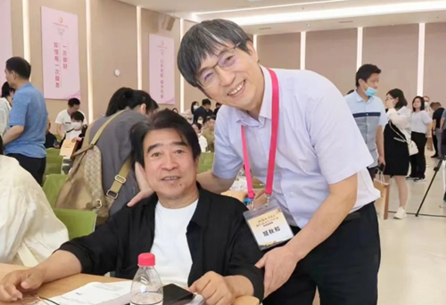 “醫(yī)”往情深15載！一位基層“輪椅”醫(yī)生和醫(yī)學(xué)大咖的故事